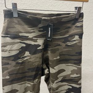 EXPRESS CAMO LEGGINGS